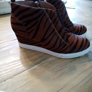 L. Paolo Felicia lll Wedge Sneaker Size 7.5 Leather & Calf Hair In Zebra Print